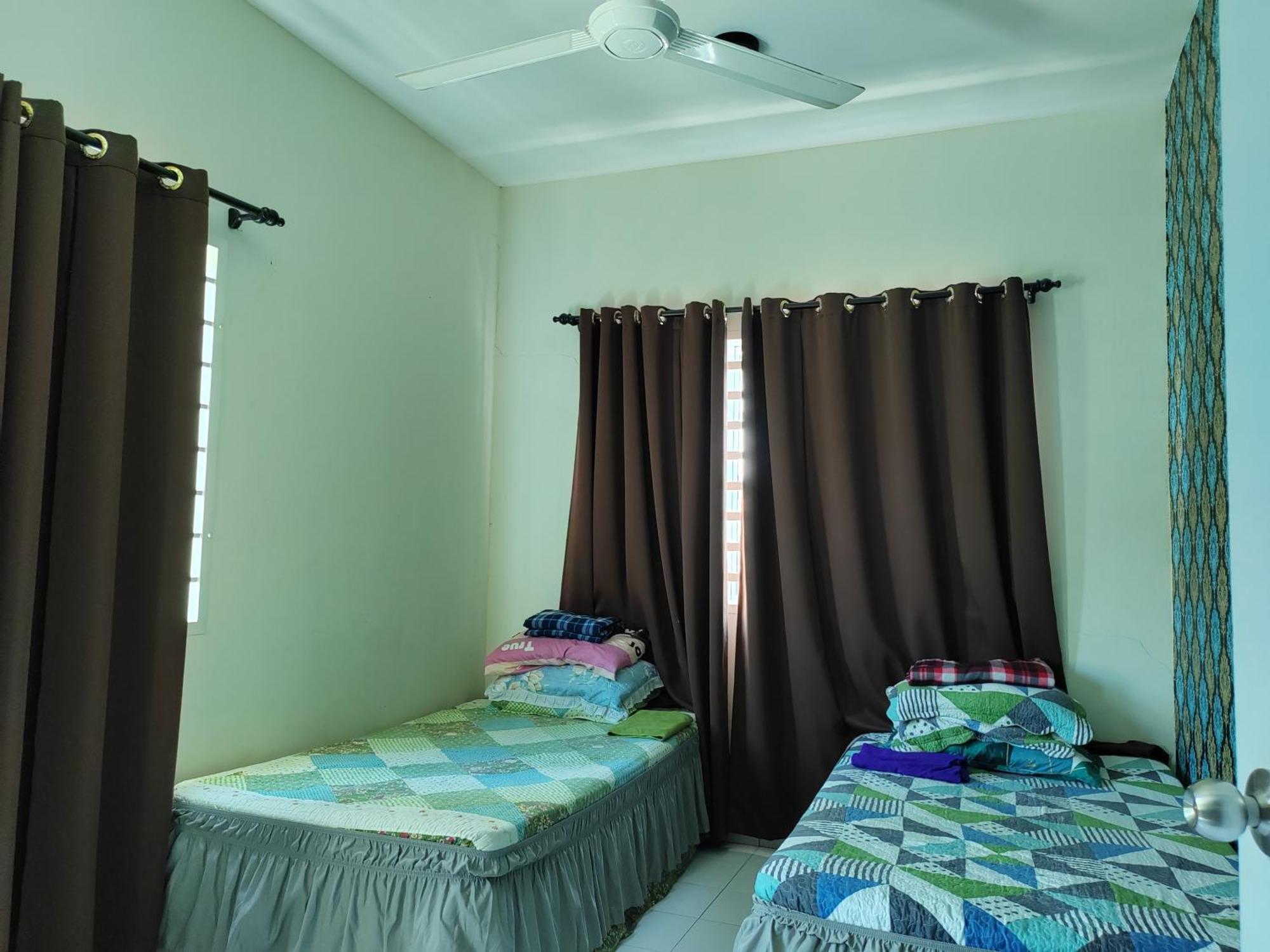 Teratak Delisha -Musslim Villa Kampong Jemampar Exterior foto