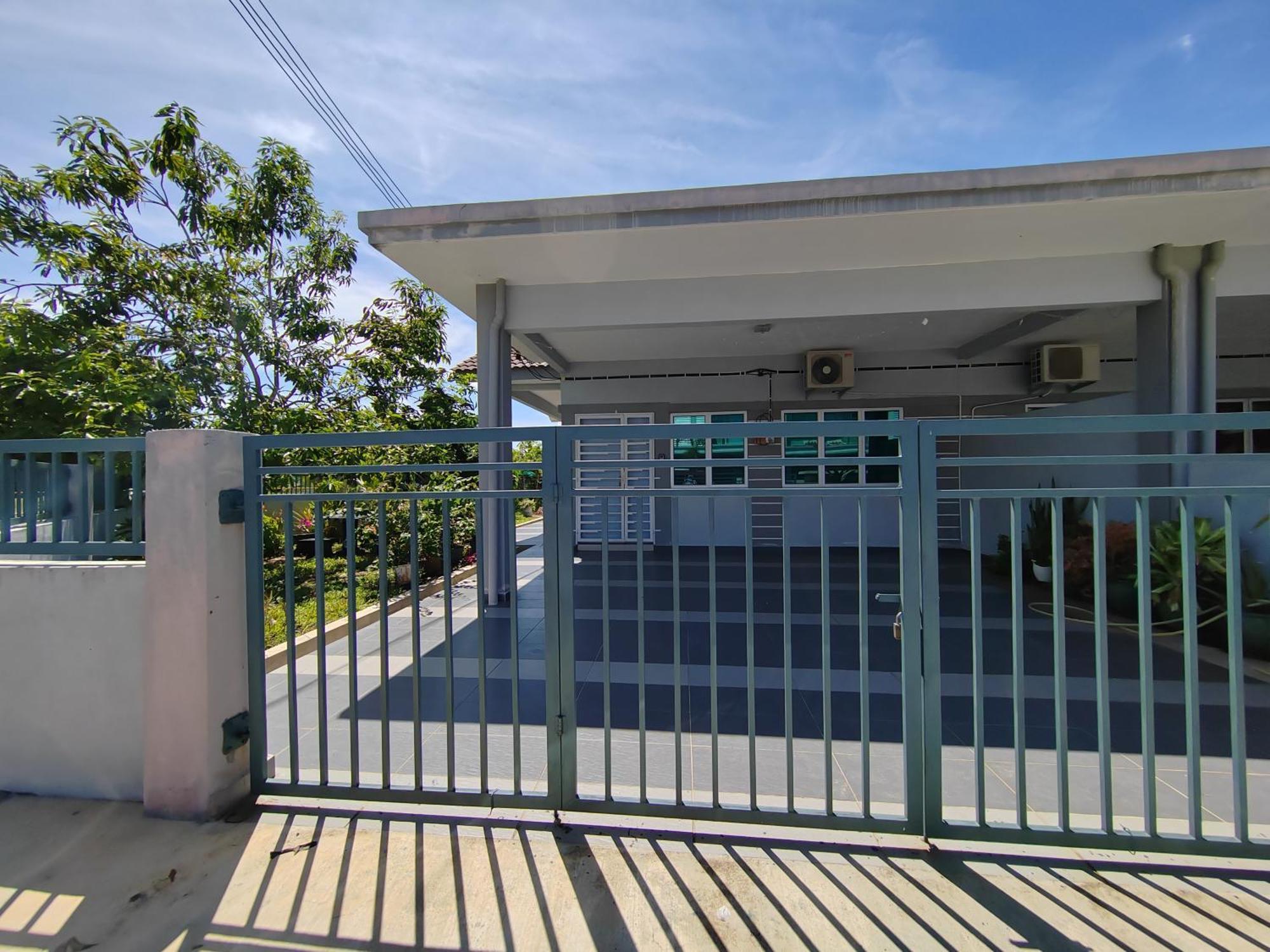 Teratak Delisha -Musslim Villa Kampong Jemampar Exterior foto