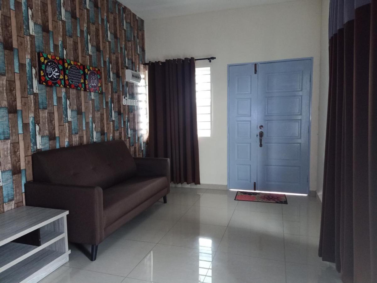 Teratak Delisha -Musslim Villa Kampong Jemampar Exterior foto
